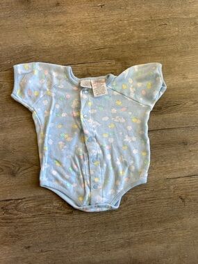 Vintage 90s Baby Blue Short-Sleeve One-Piece with Pastel Balloon Print